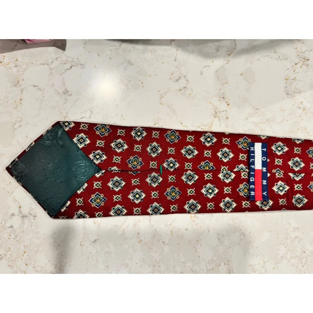 Tommy Hilfiger Red Geometric Pattern Silk Necktie Elegant Menswear‎